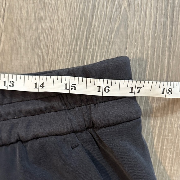 Lululemon Sz 14 Softstreme High Rise Straight Leg Pull On Cropped Black Pants - Picture 9 of 16